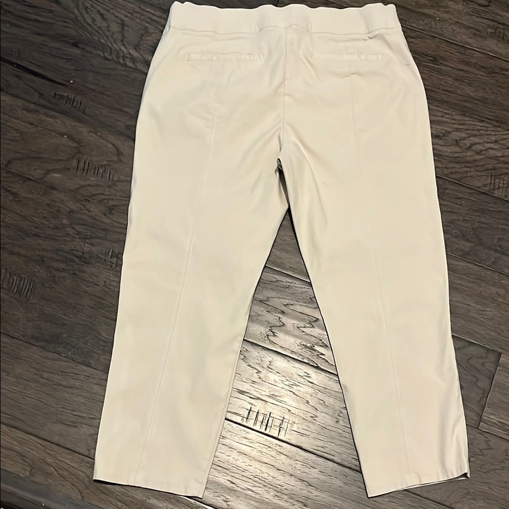 Simply Vera Vera Wang Cream Capris - Picture 3 of 4